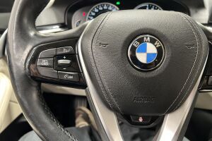 BMW 5-SARJA esikatselu 24