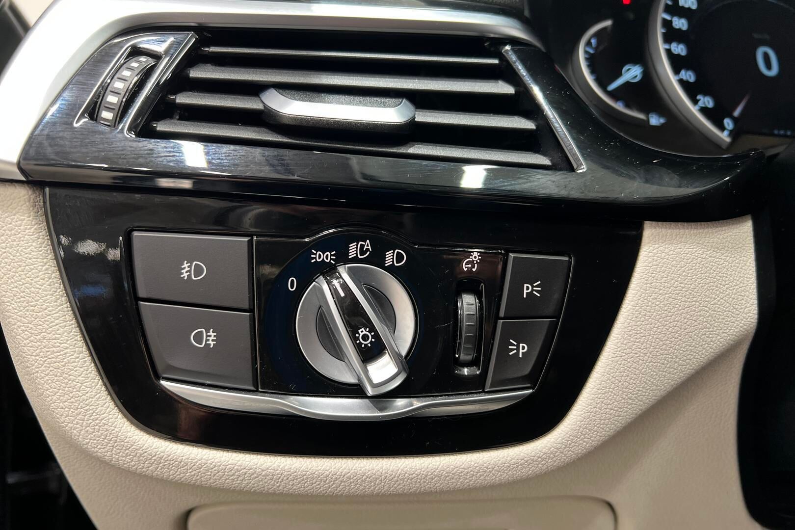 BMW 5-SARJA iso kuva 25