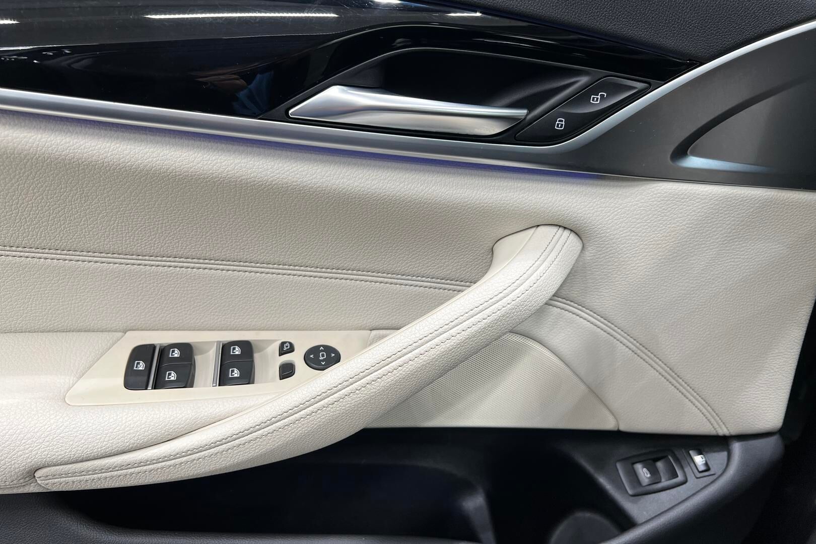 BMW 5-SARJA iso kuva 26