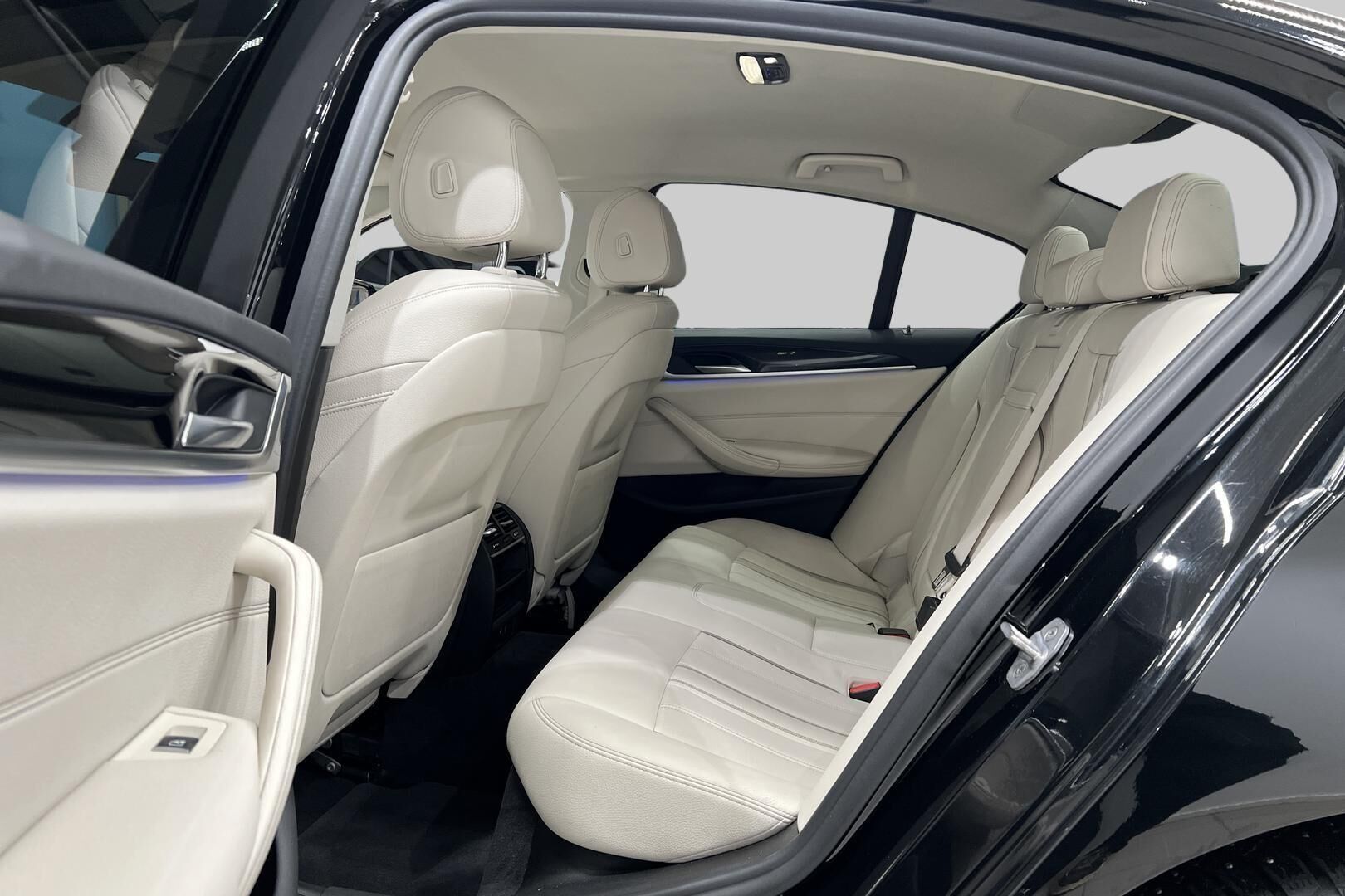 BMW 5-SARJA iso kuva 9