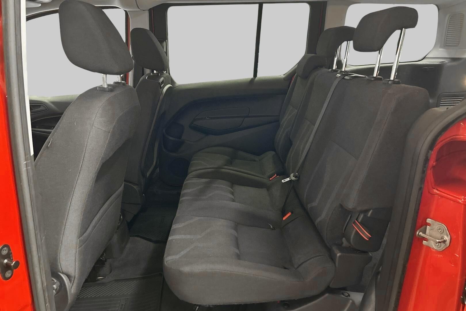Ford Grand Tourneo Connect iso kuva 6