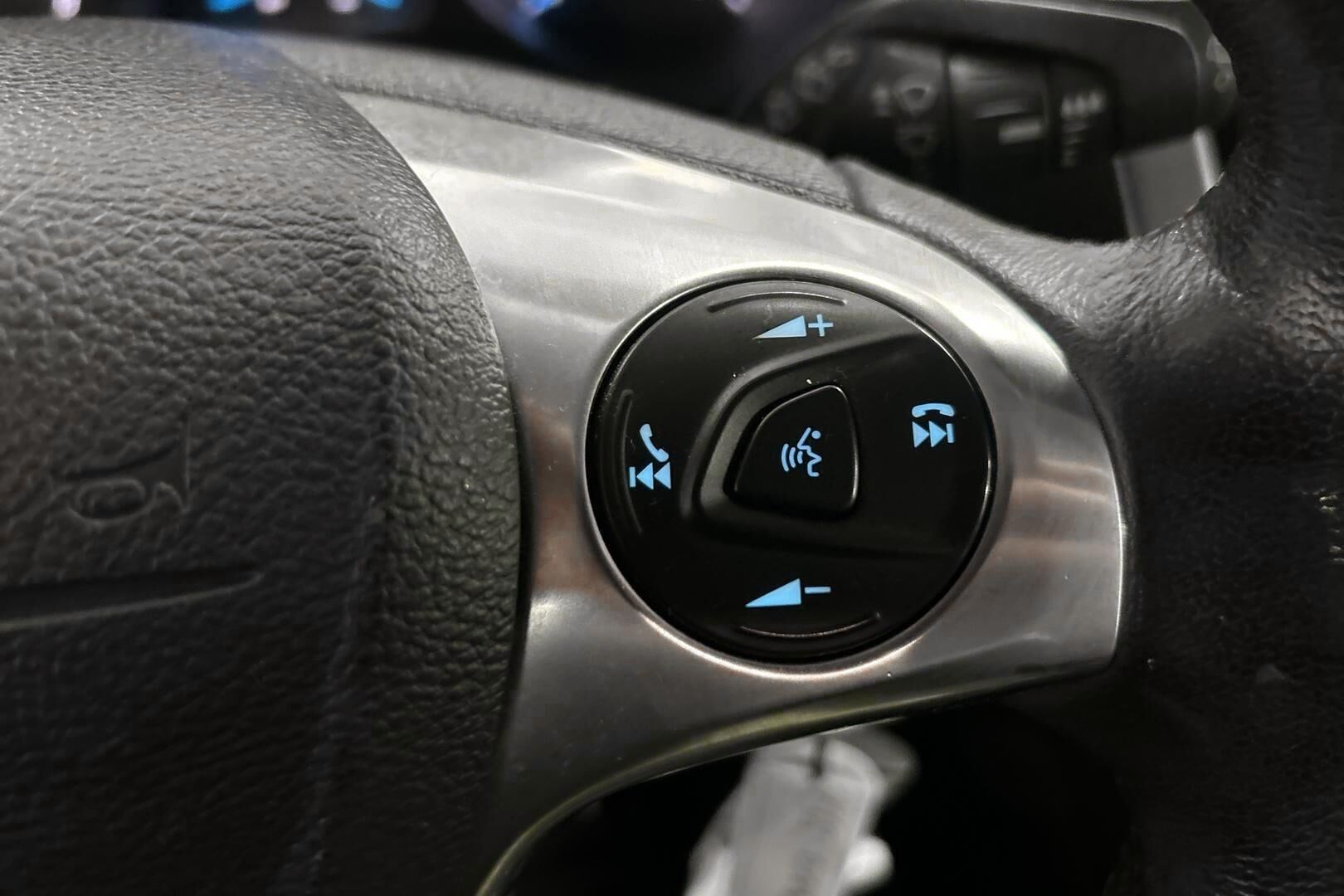 Ford Grand Tourneo Connect iso kuva 10