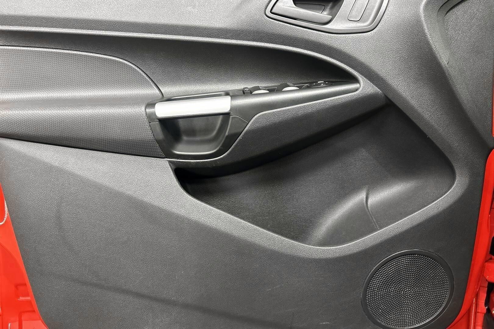 Ford Grand Tourneo Connect iso kuva 12