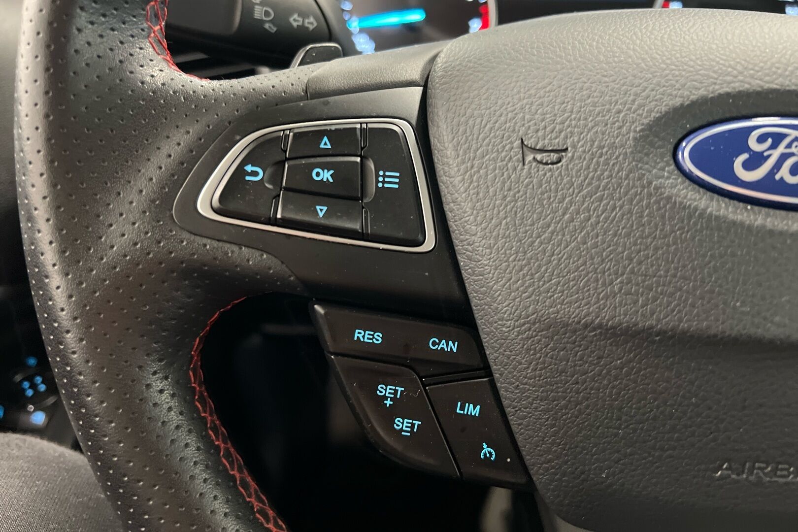 Ford Ecosport iso kuva 15