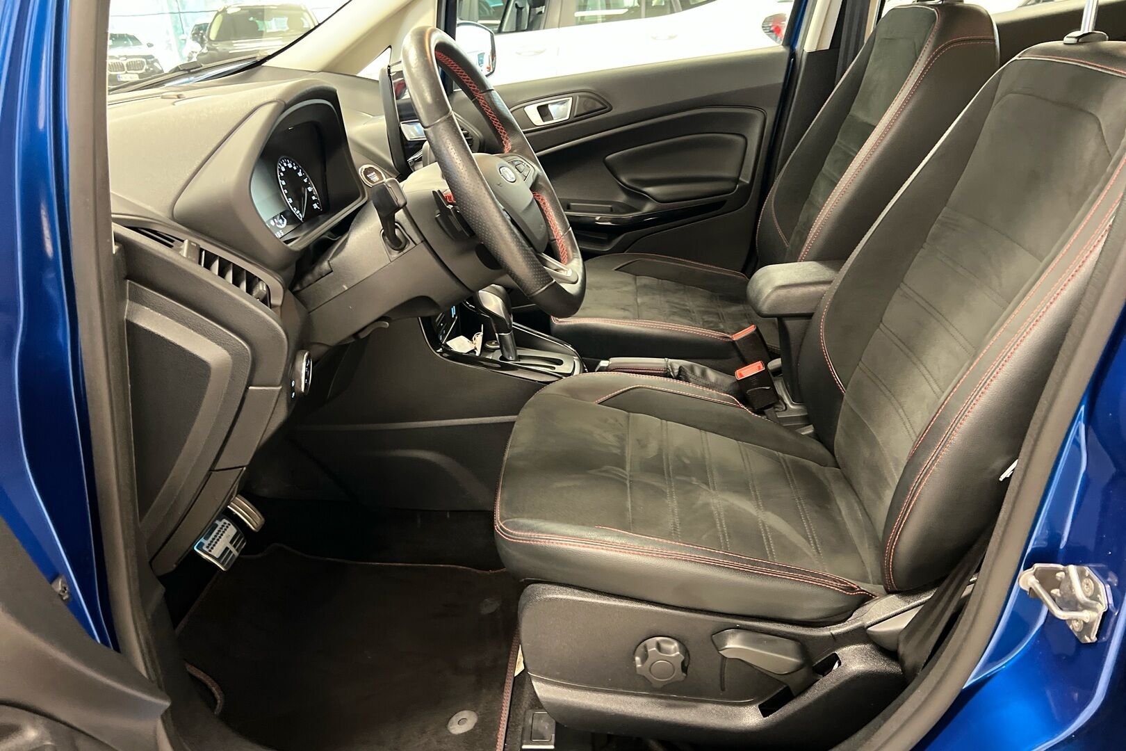 Ford Ecosport iso kuva 8