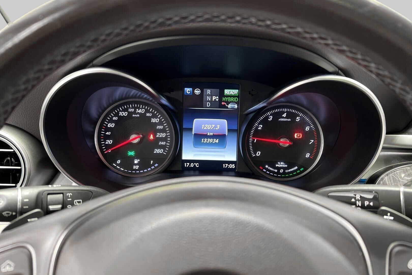 Mercedes-Benz GLC iso kuva 14