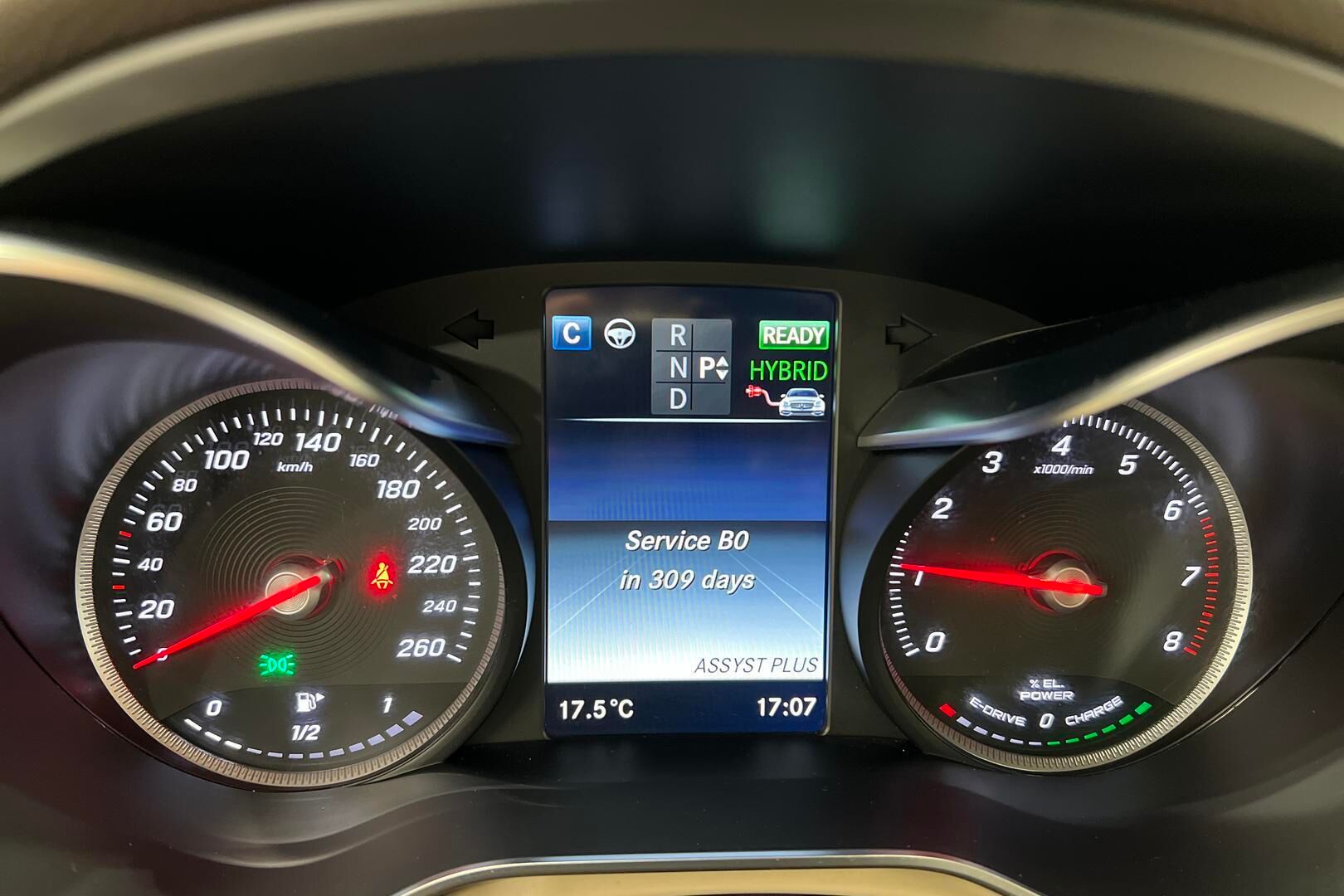 Mercedes-Benz GLC iso kuva 25