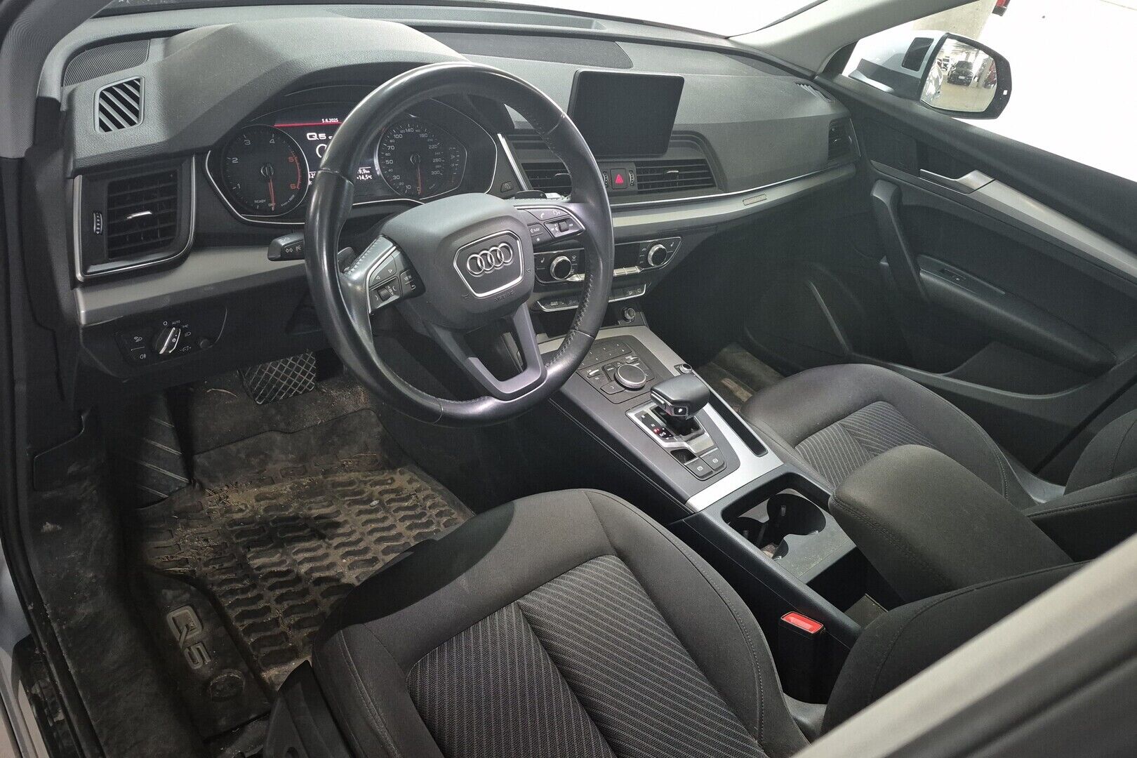 Audi Q5 iso kuva 1