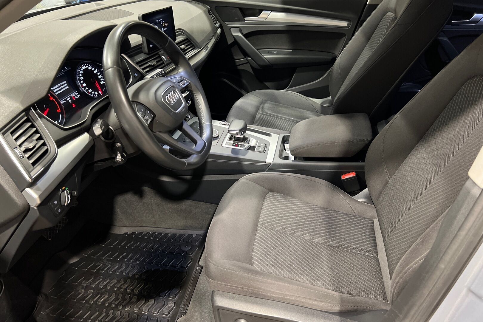 Audi Q5 iso kuva 5