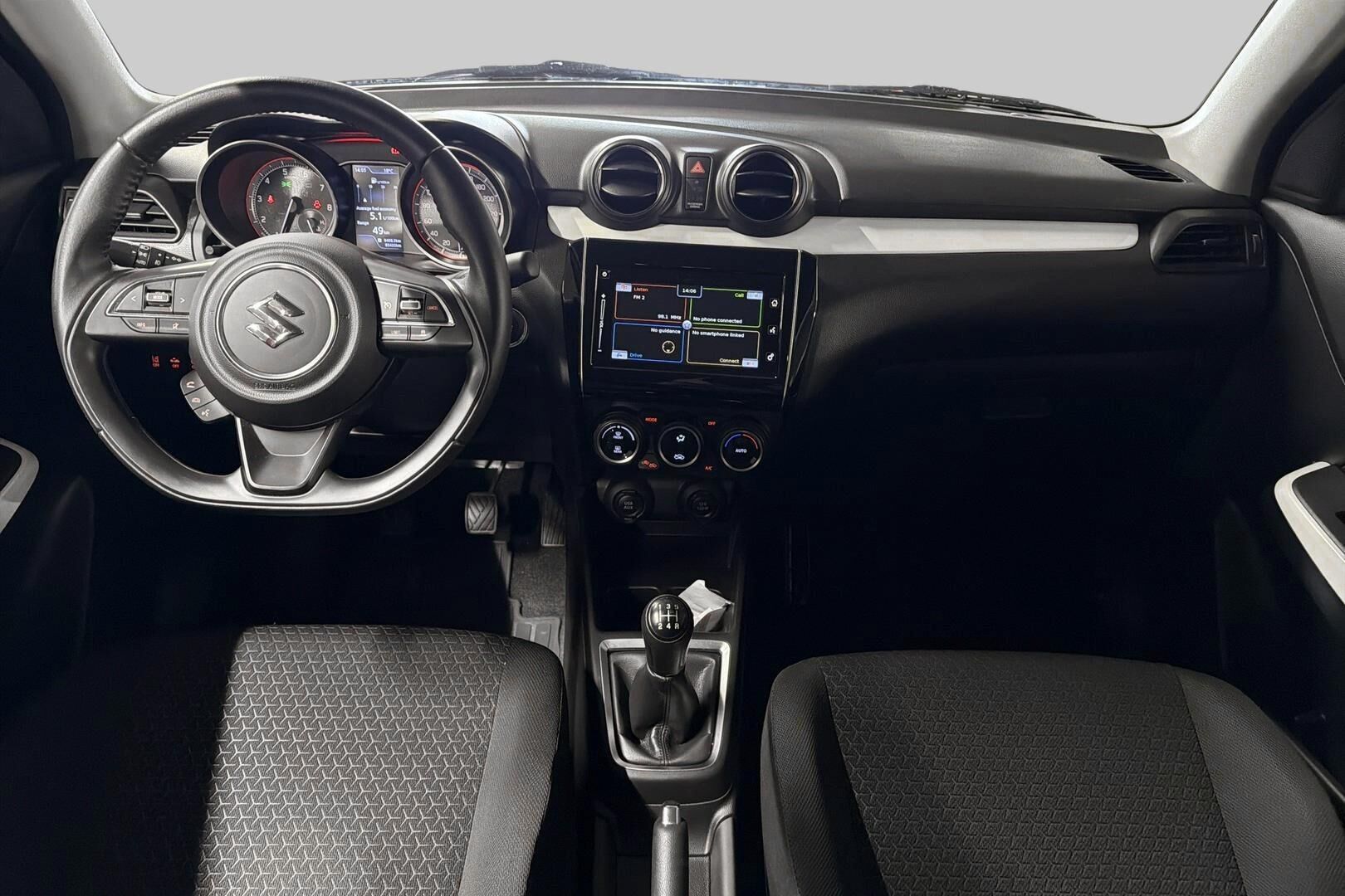 Suzuki Swift iso kuva 11