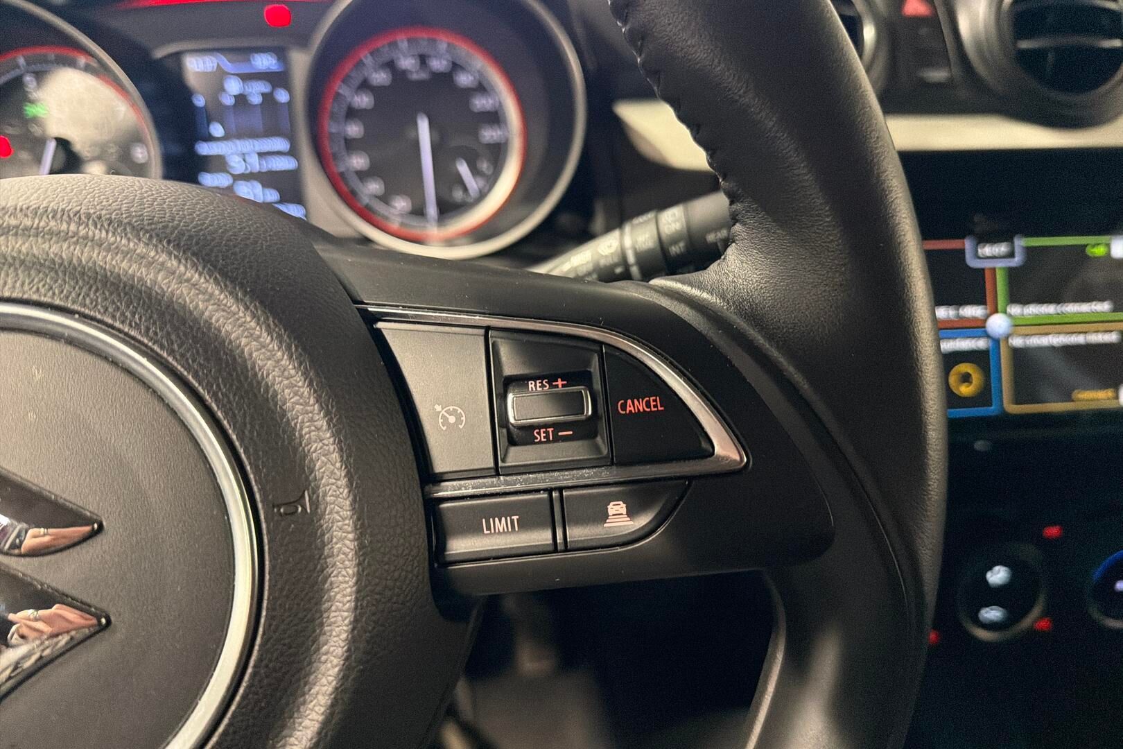 Suzuki Swift iso kuva 16