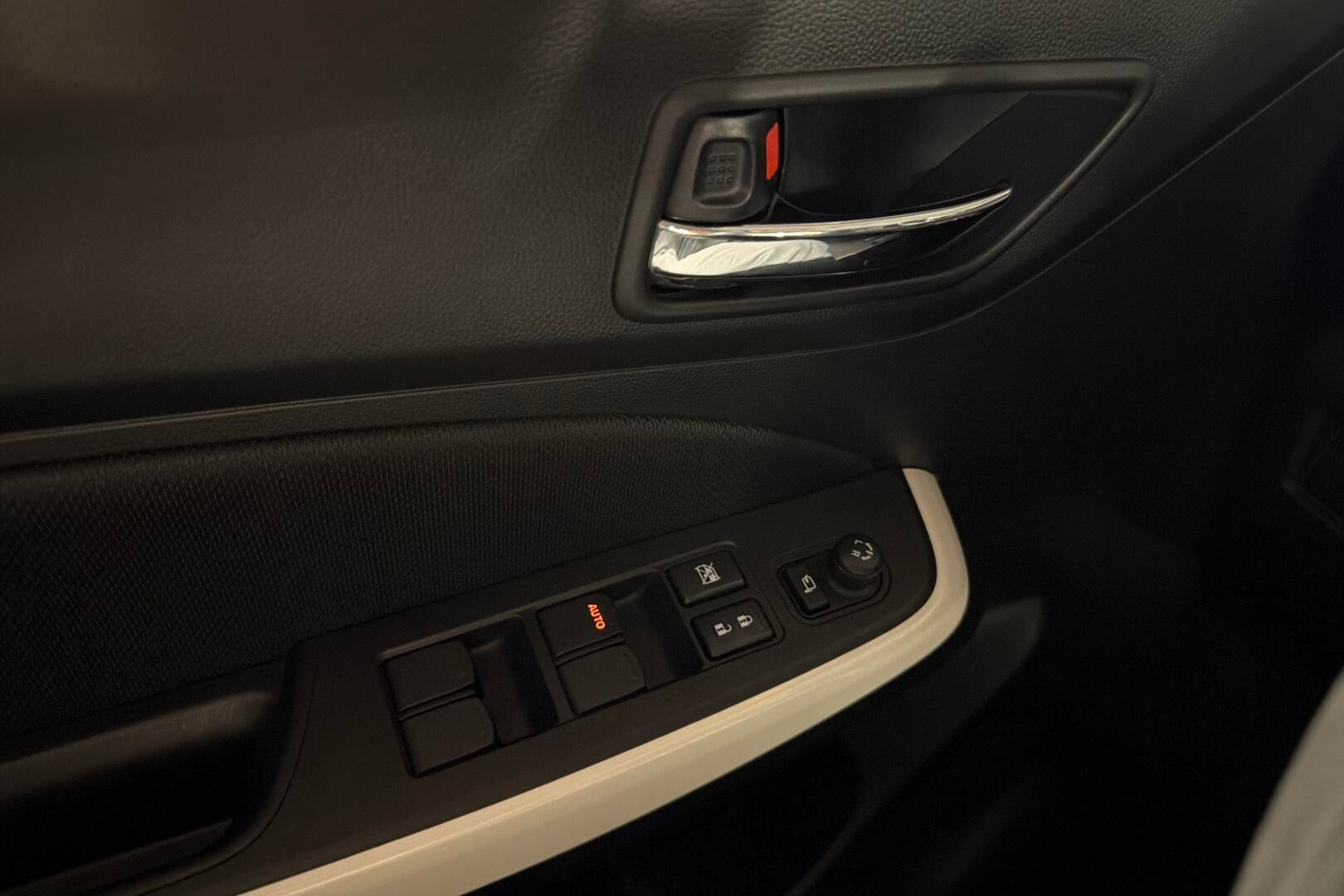 Suzuki Swift iso kuva 21