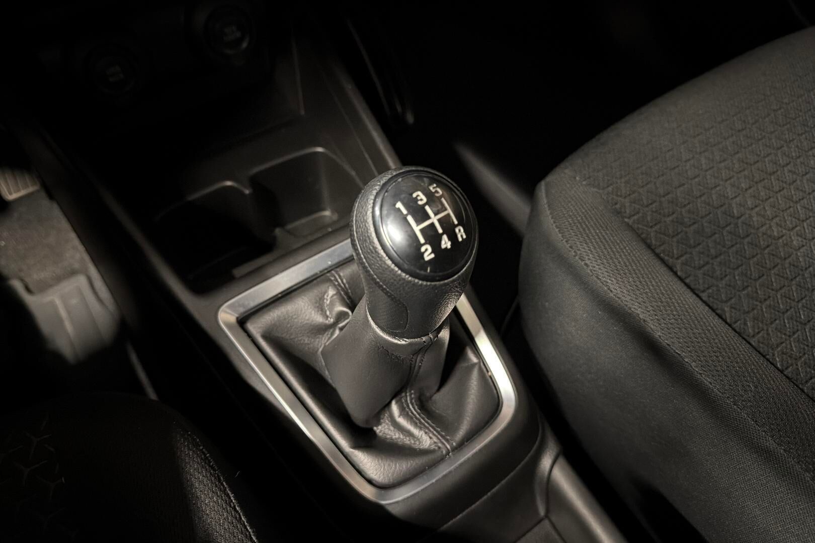 Suzuki Swift iso kuva 31