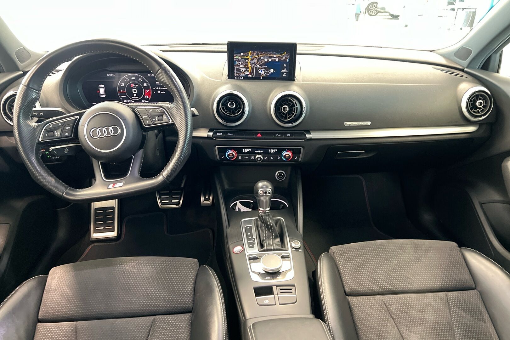 Audi S3 iso kuva 20