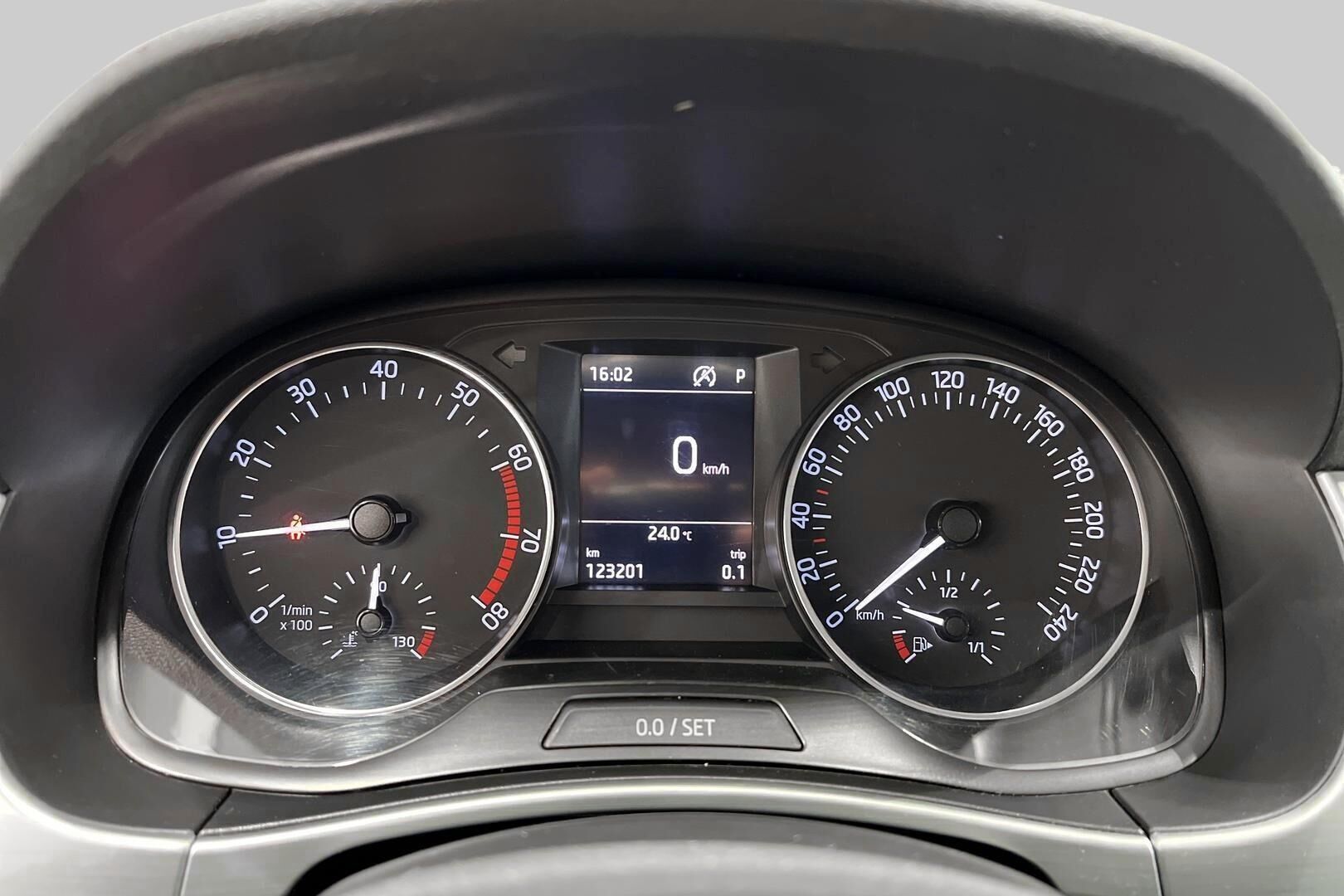 Skoda Fabia iso kuva 14