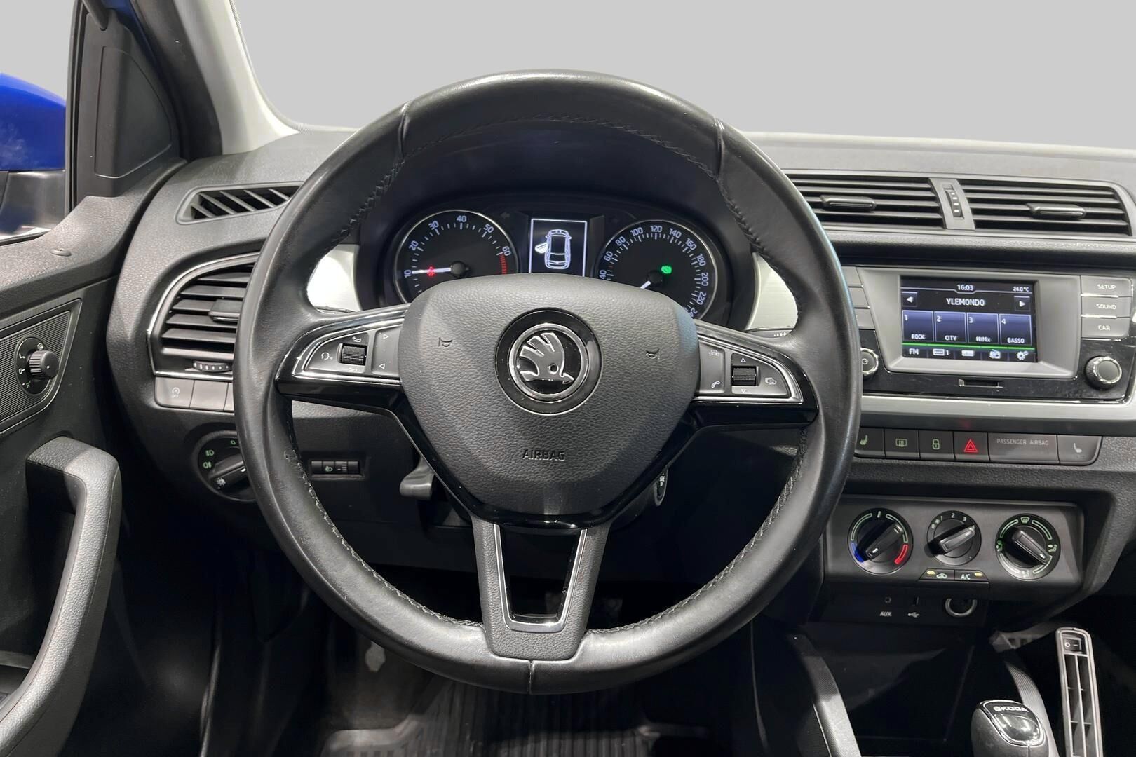 Skoda Fabia iso kuva 23