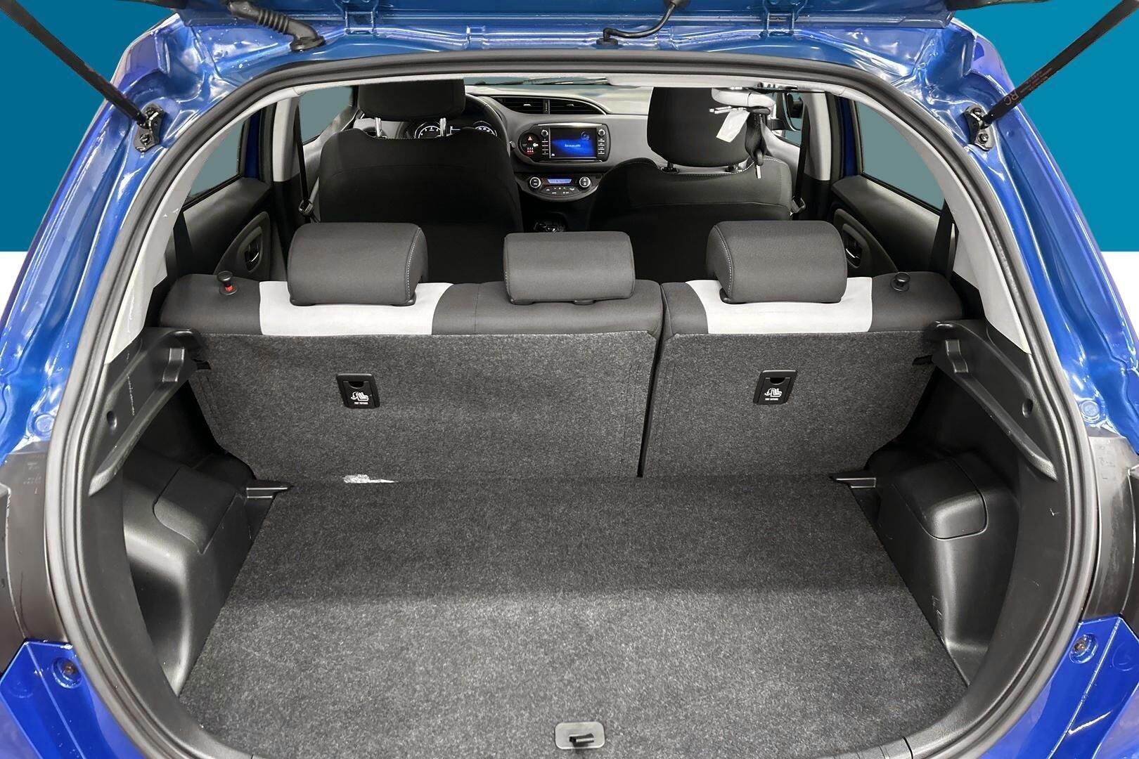 Toyota Yaris iso kuva 12