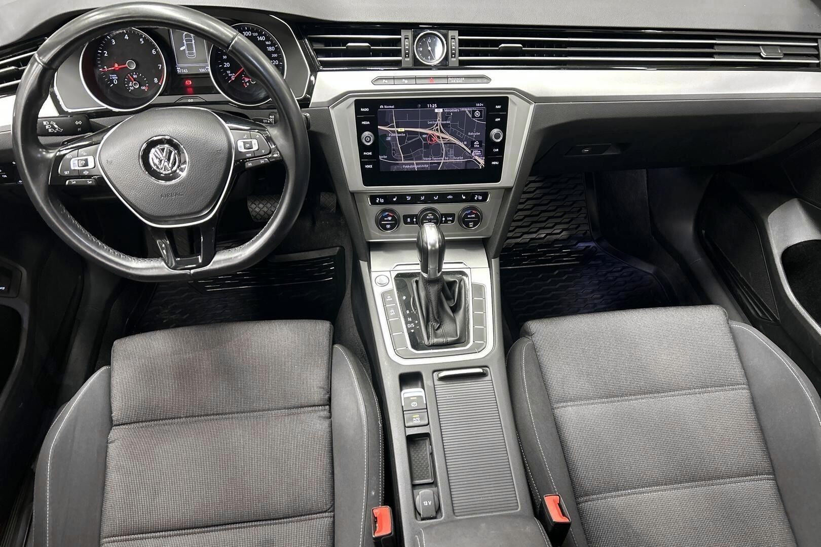 Volkswagen Passat iso kuva 5