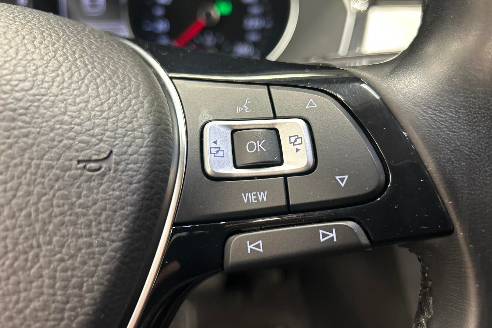 Volkswagen Passat iso kuva 20
