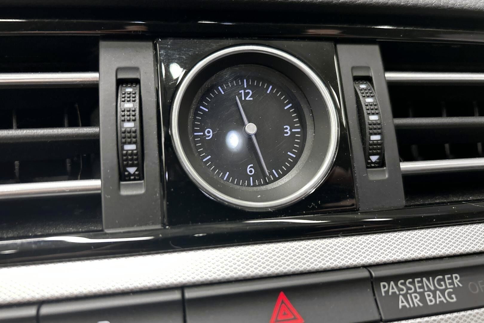 Volkswagen Passat iso kuva 10