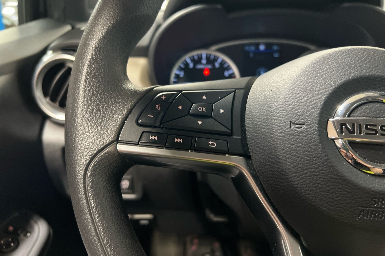 Nissan Micra iso kuva 13