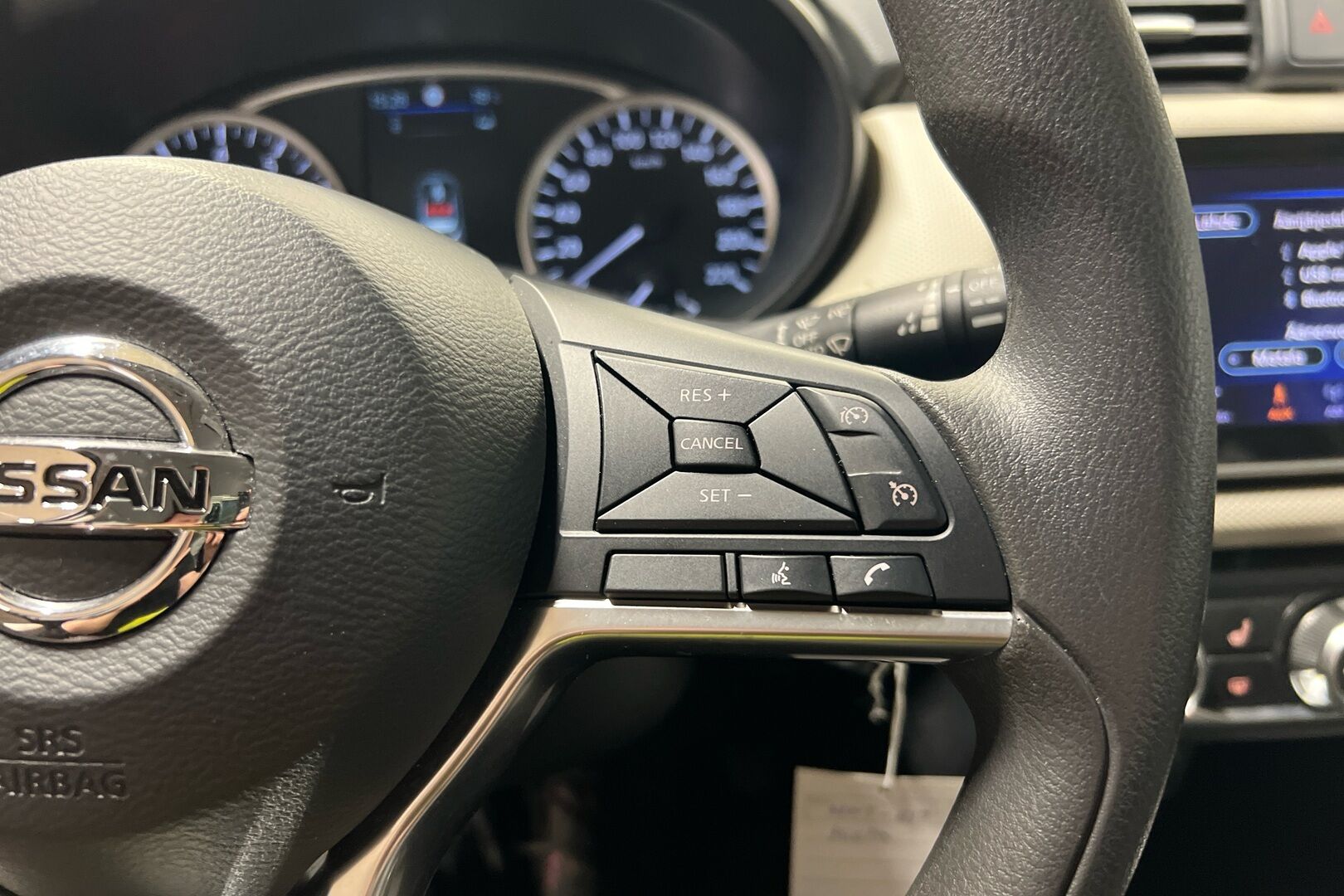 Nissan Micra iso kuva 14