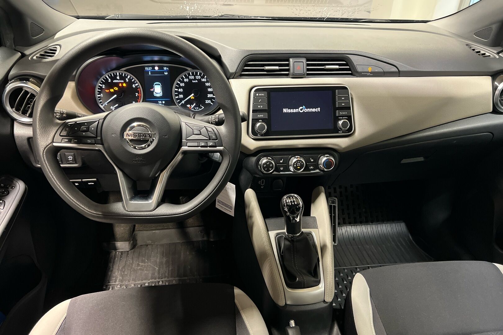 Nissan Micra iso kuva 3