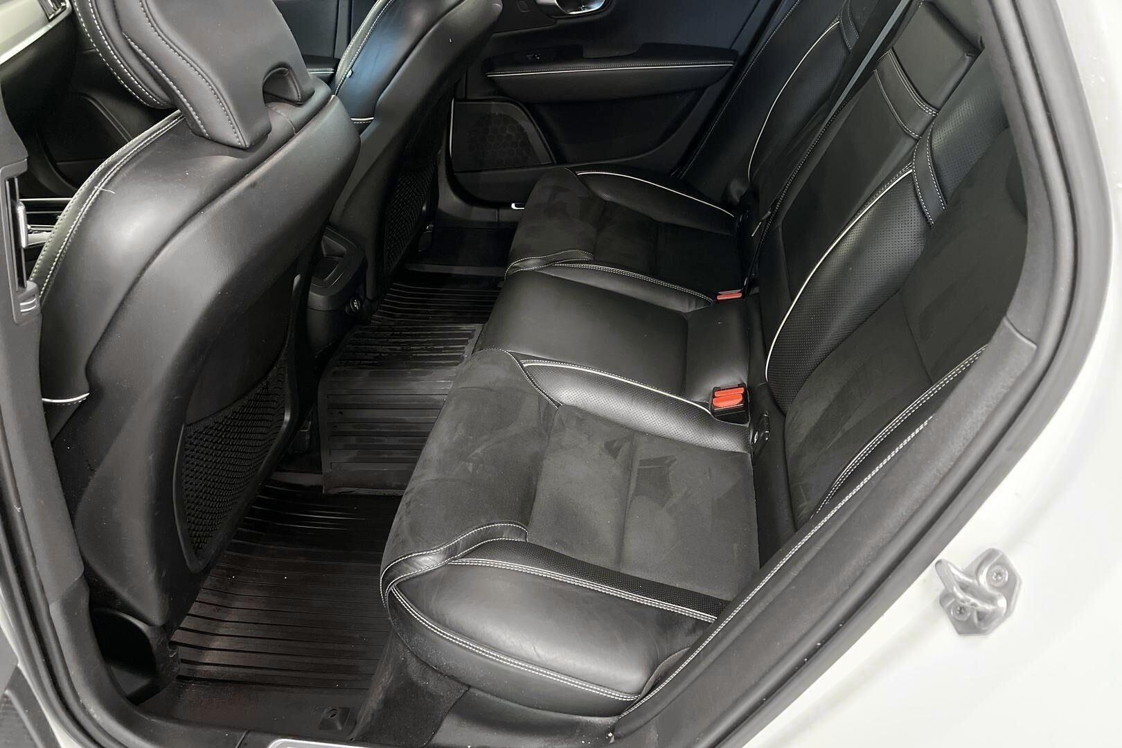 Volvo V90 iso kuva 10