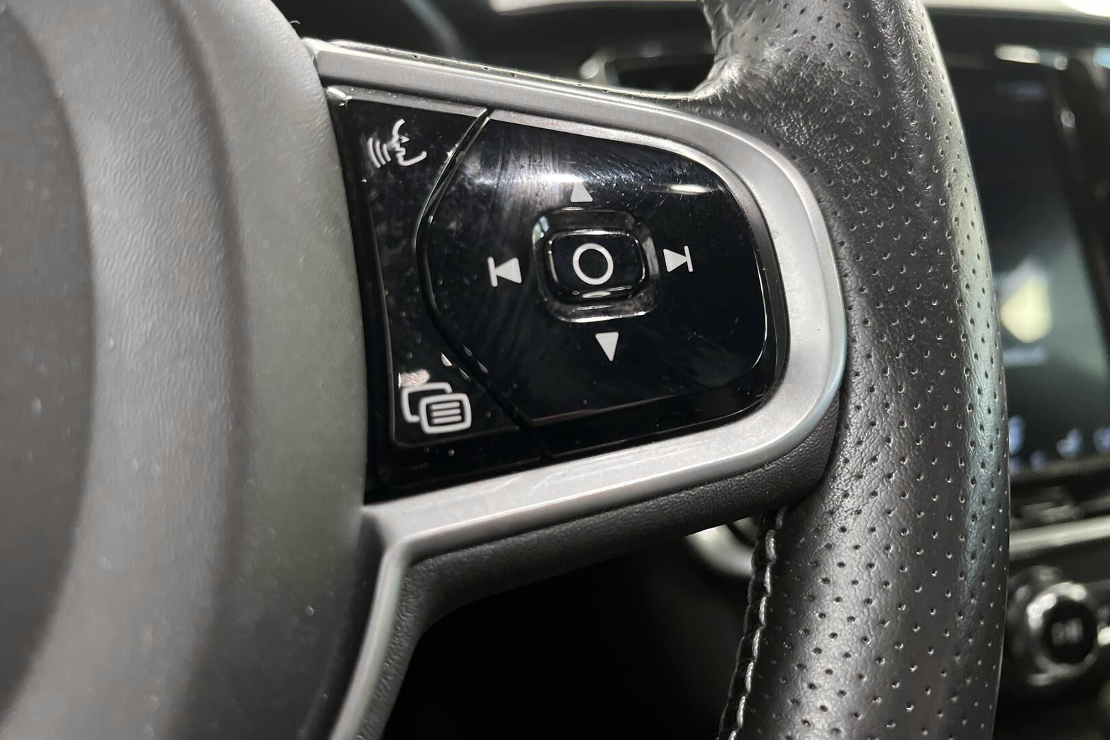 Volvo V90 iso kuva 17