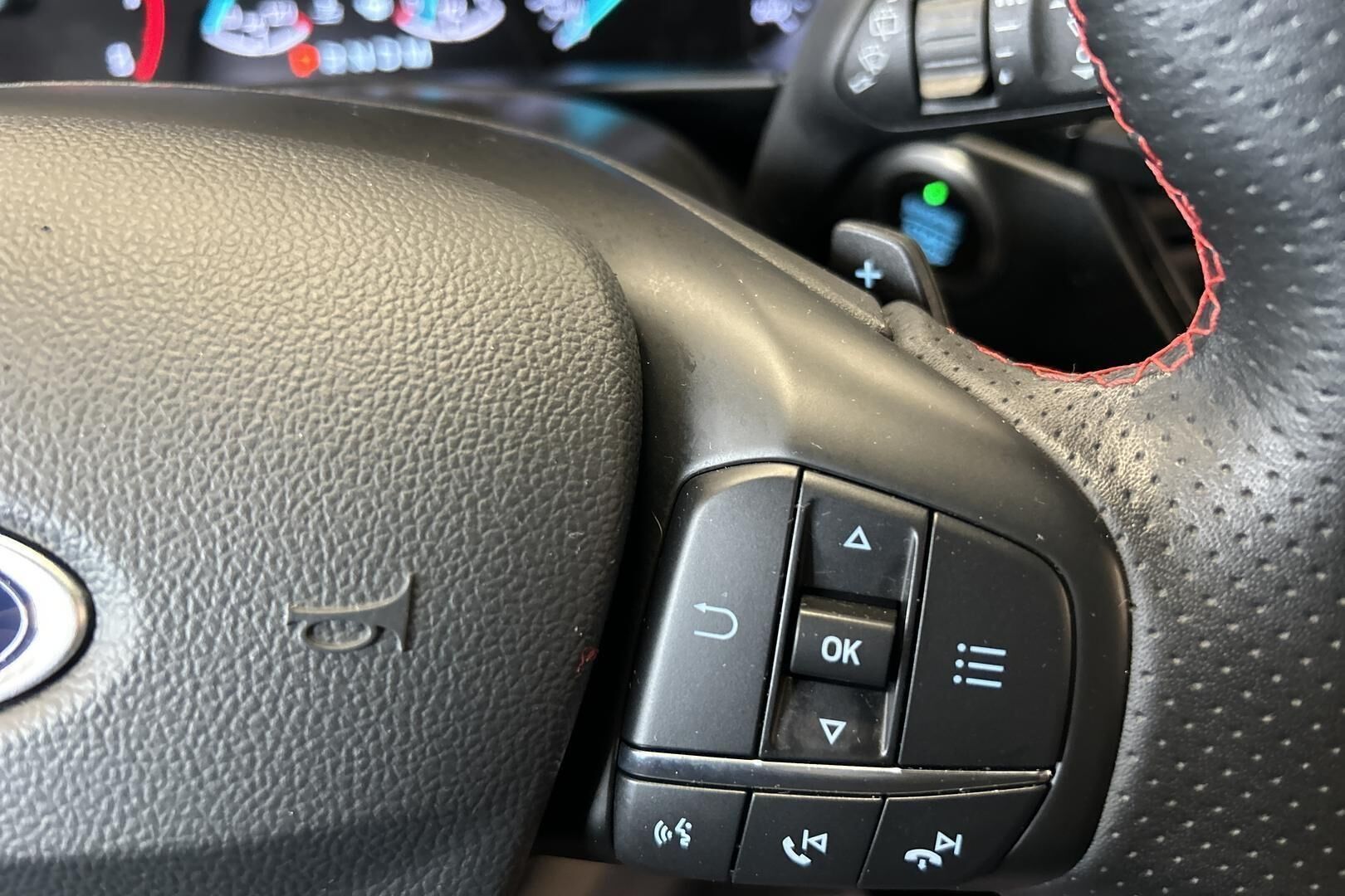 Ford Focus iso kuva 14