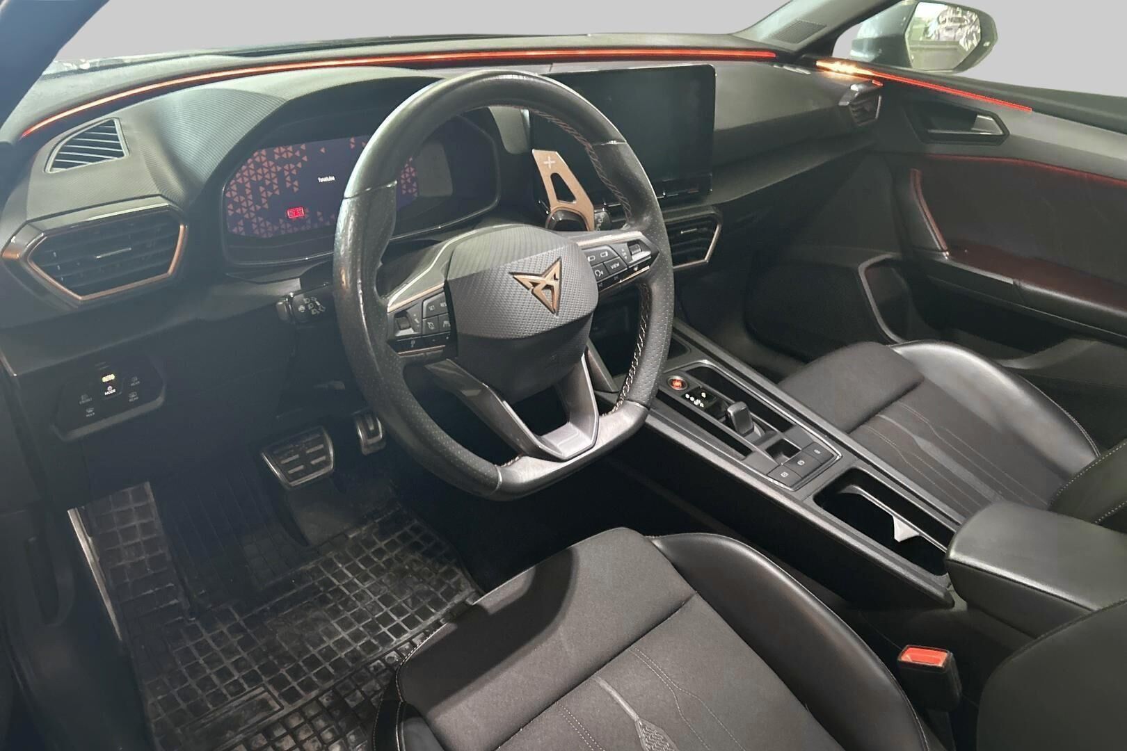 CUPRA Leon  Sportourer iso kuva 2