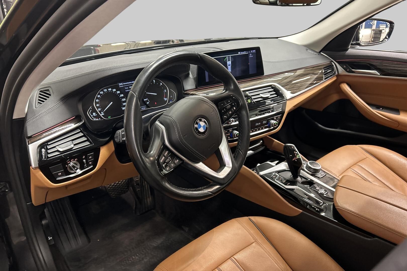 BMW 5-sarja iso kuva 9