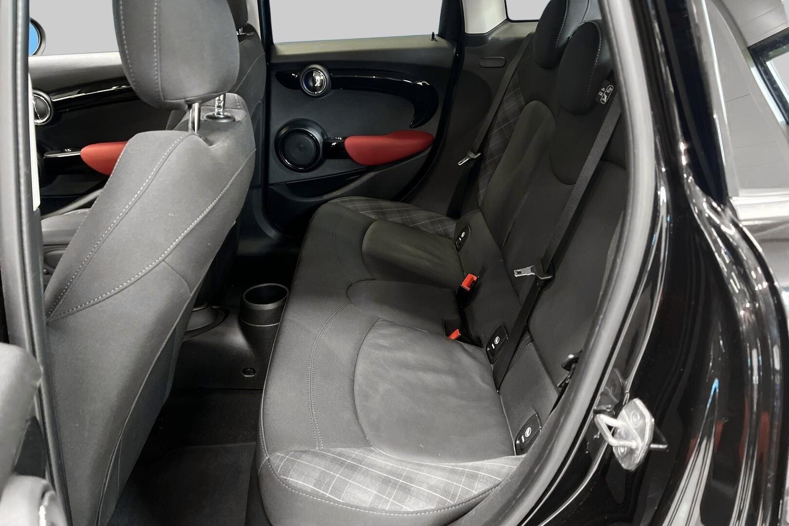 MINI Hatchback iso kuva 7