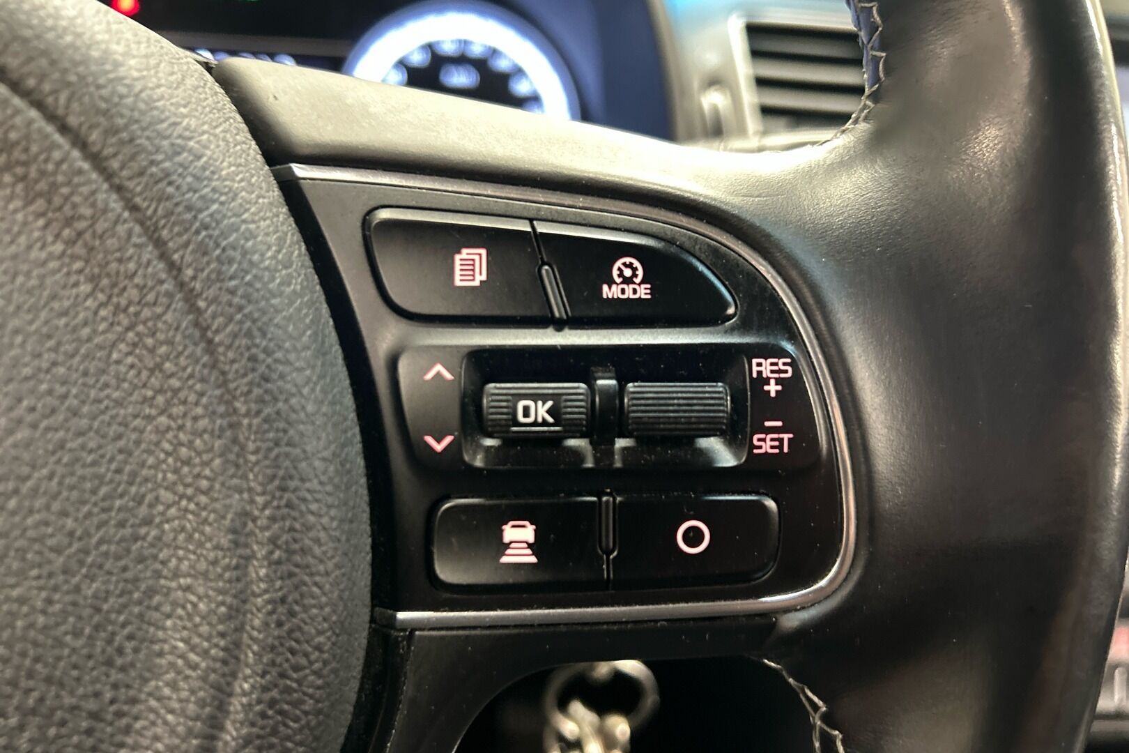 Kia Niro iso kuva 13