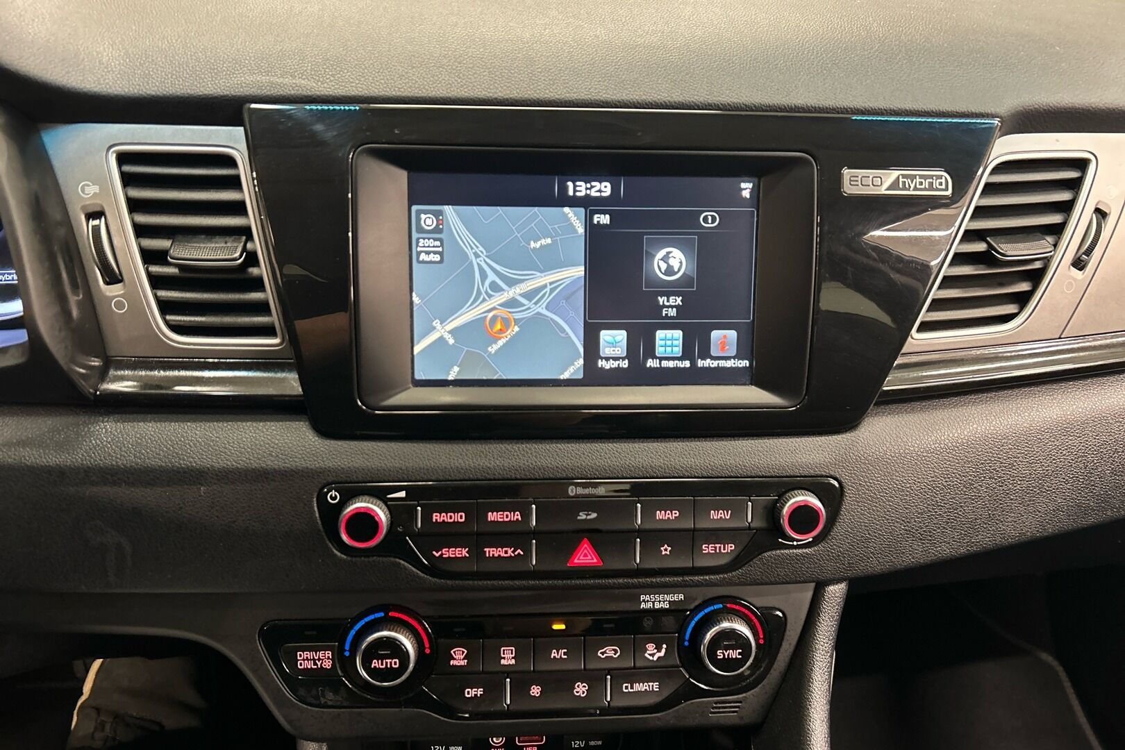Kia Niro iso kuva 14