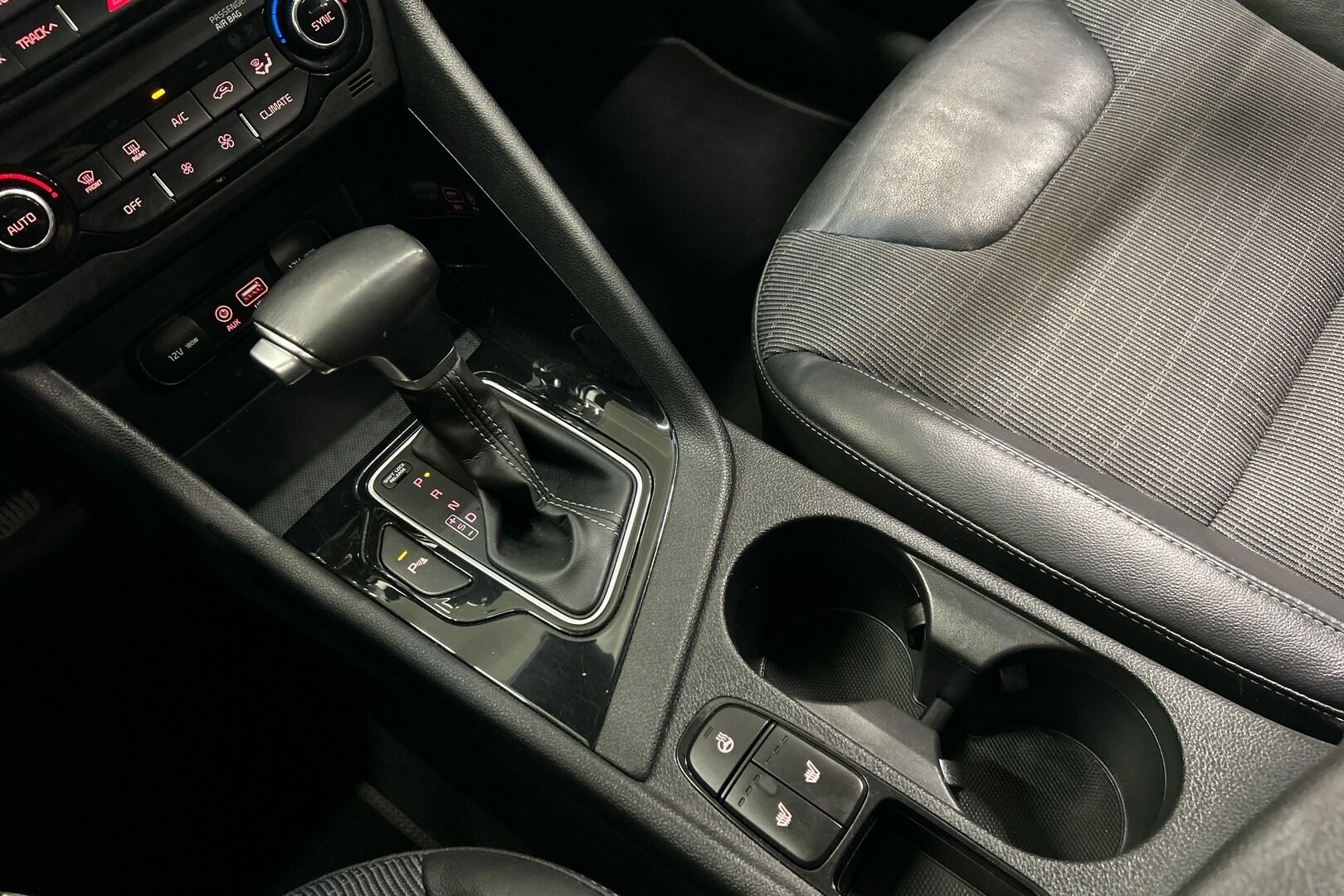 Kia Niro iso kuva 17