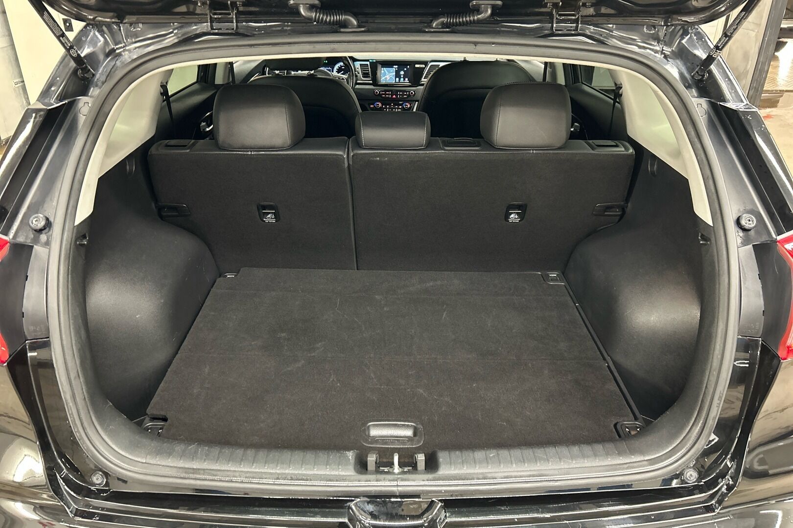 Kia Niro iso kuva 9