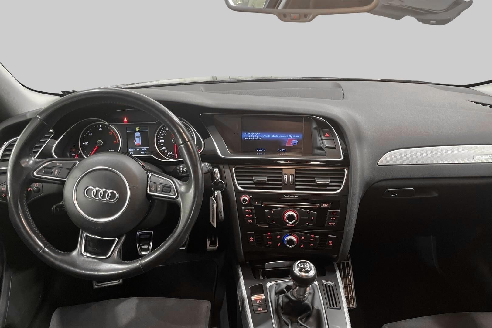 Audi A4 iso kuva 11