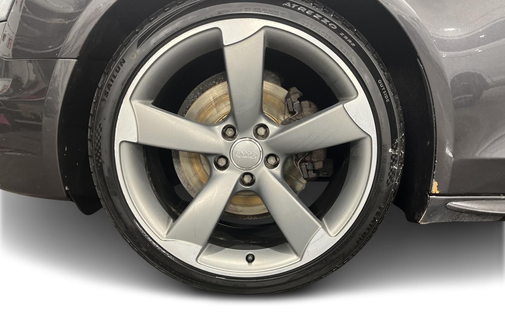 Audi A4 iso kuva 13