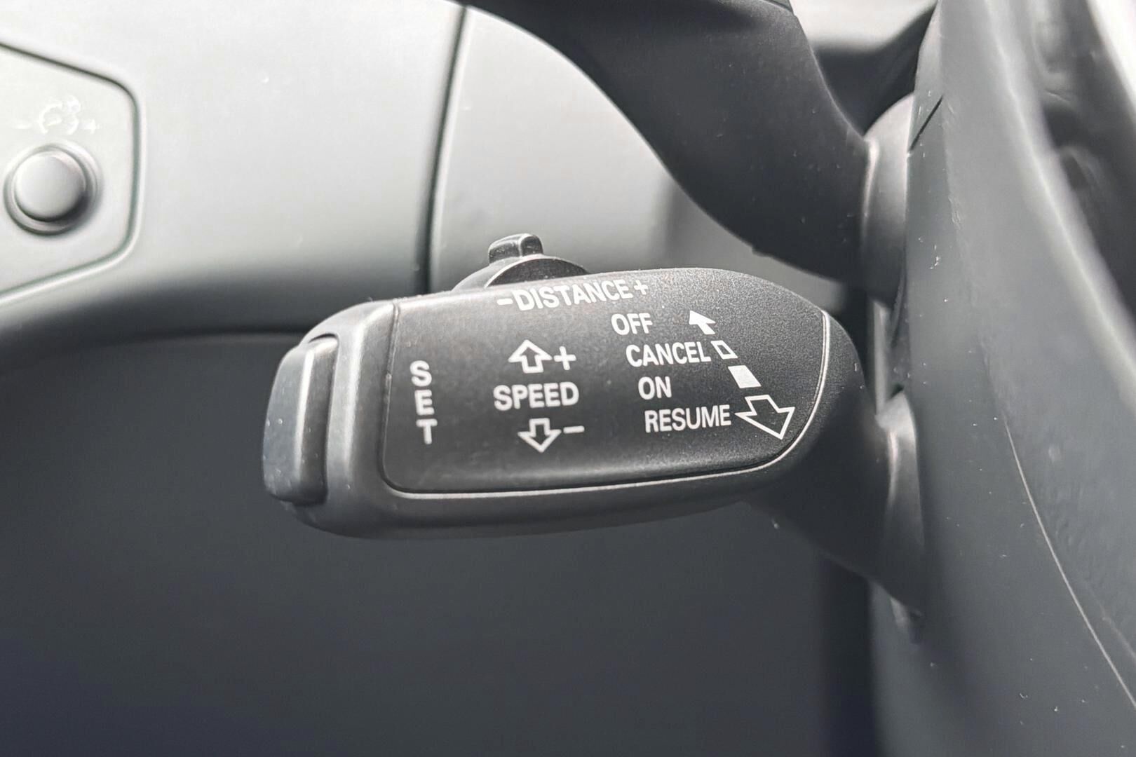 Audi A4 iso kuva 16
