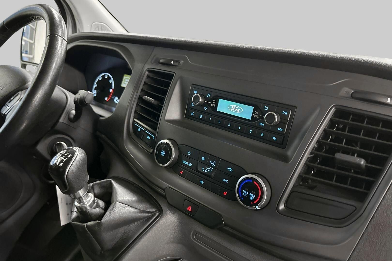 Ford Transit Custom iso kuva 14