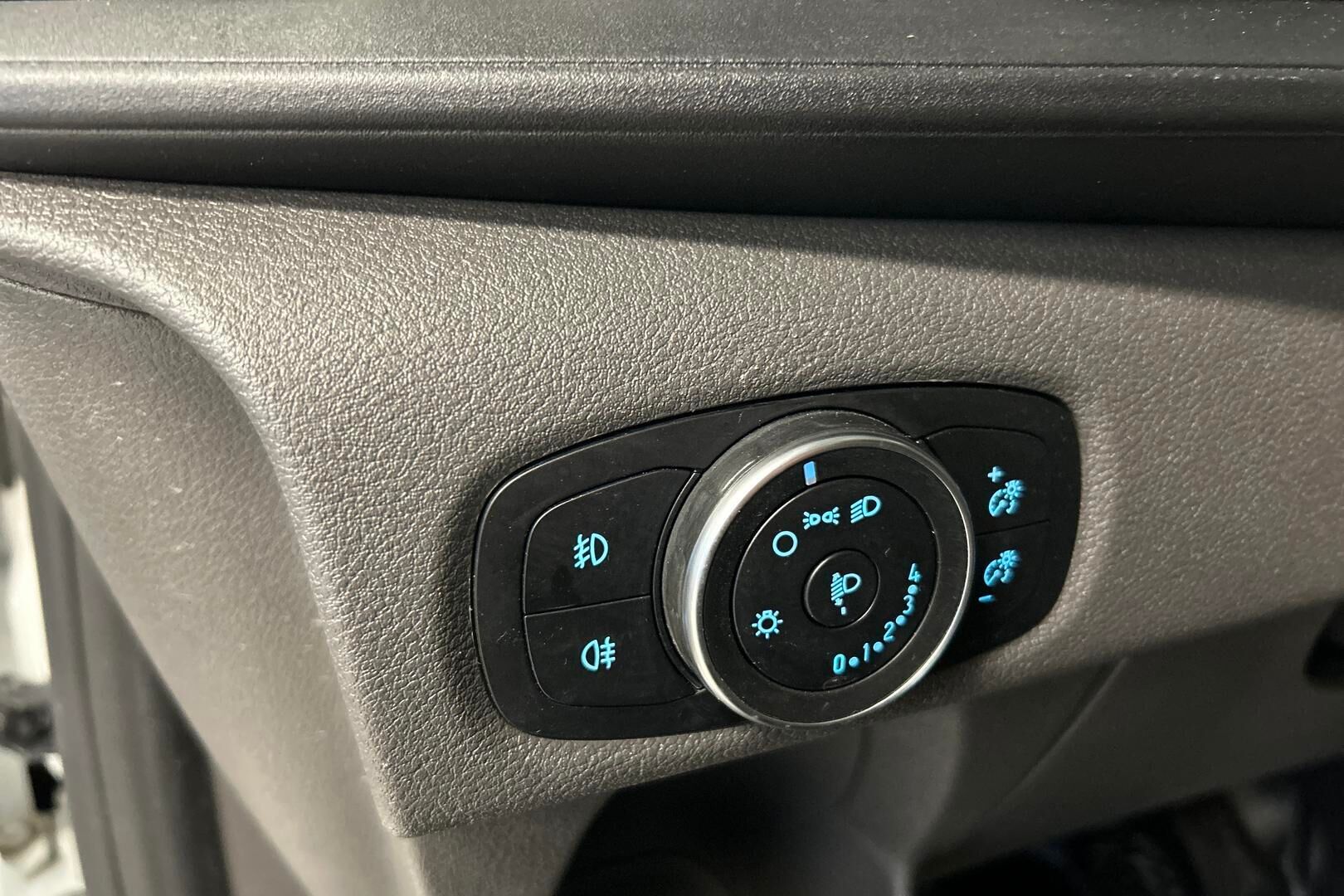 Ford Transit Custom iso kuva 17