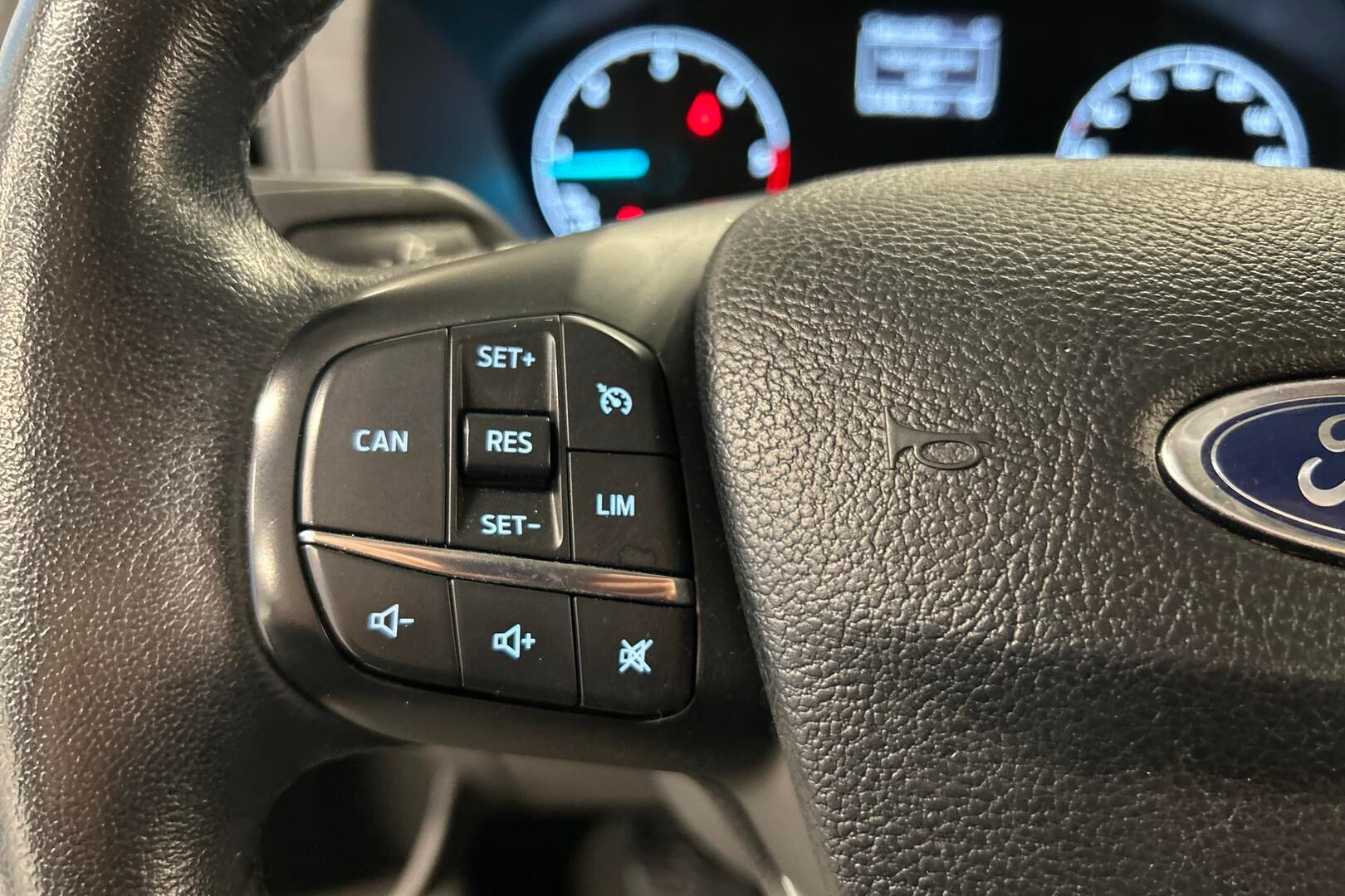 Ford Transit Custom iso kuva 18