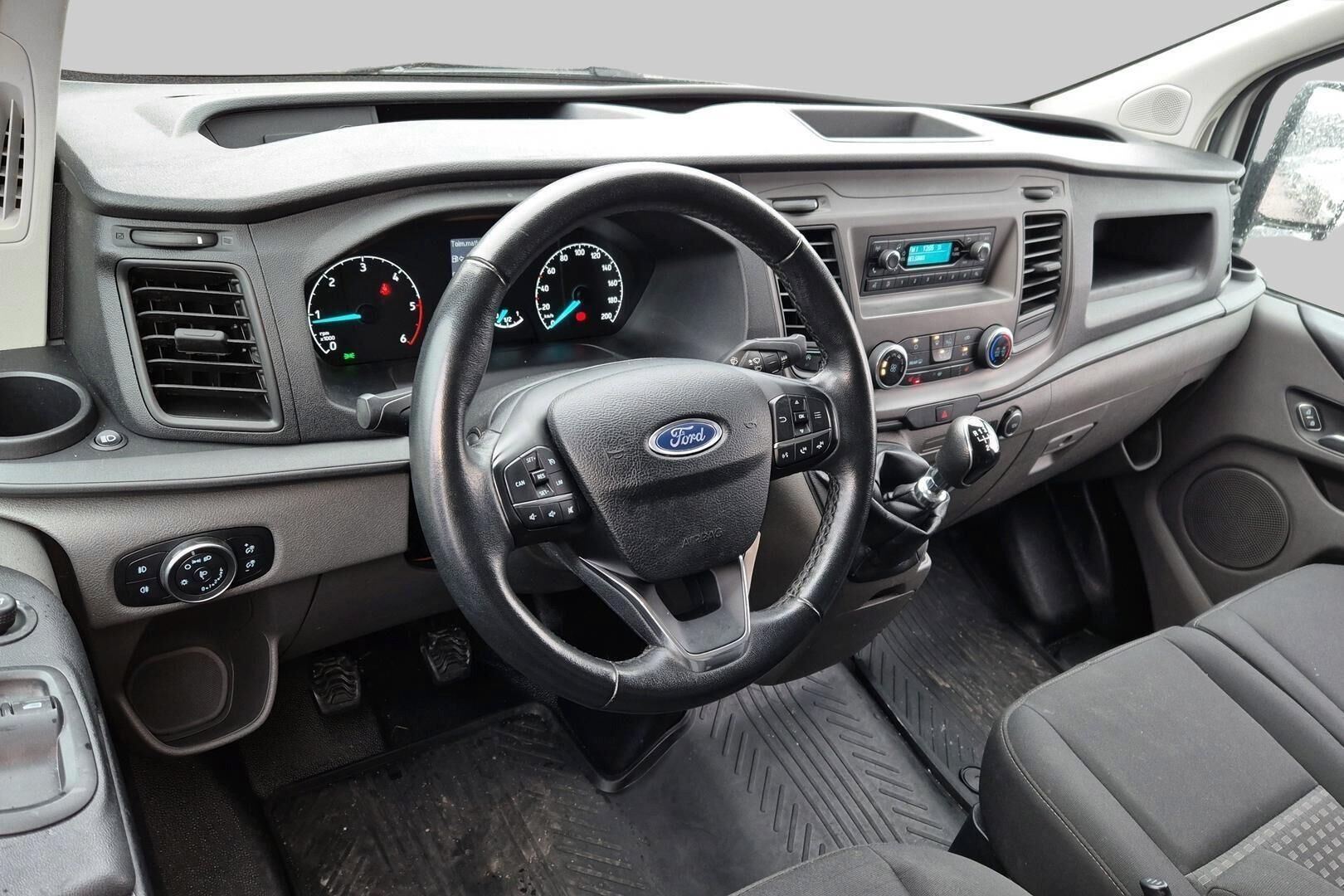 Ford Transit Custom iso kuva 3