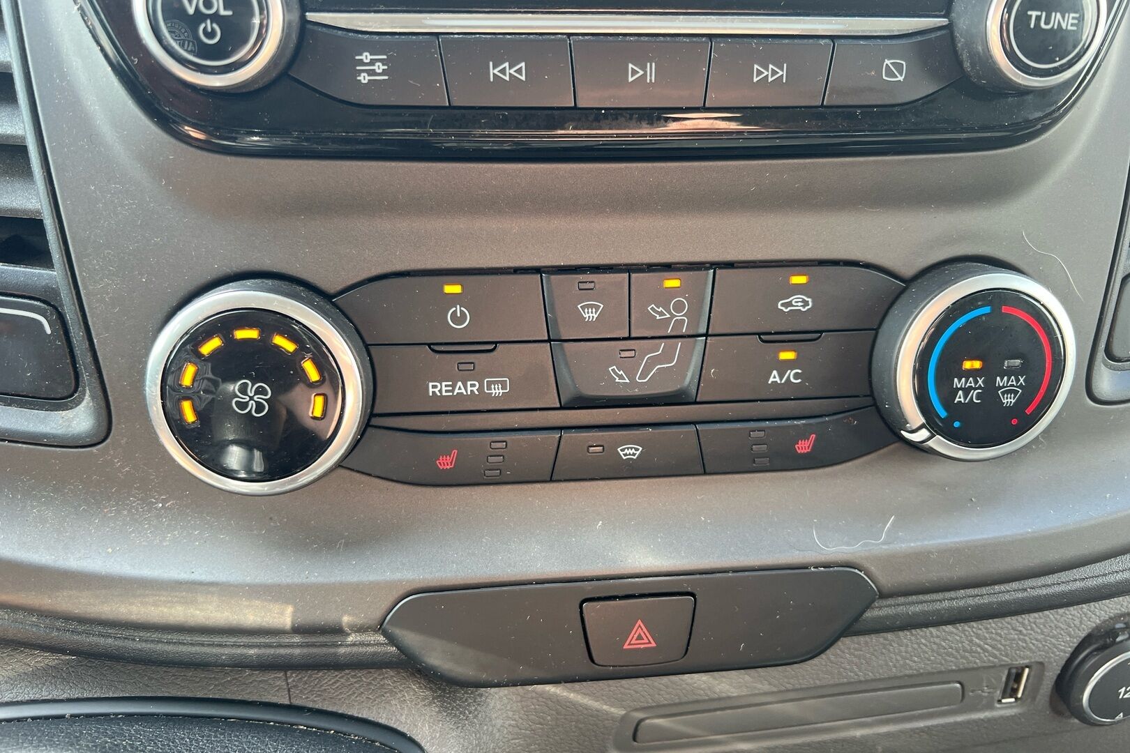 Ford Transit Custom iso kuva 12
