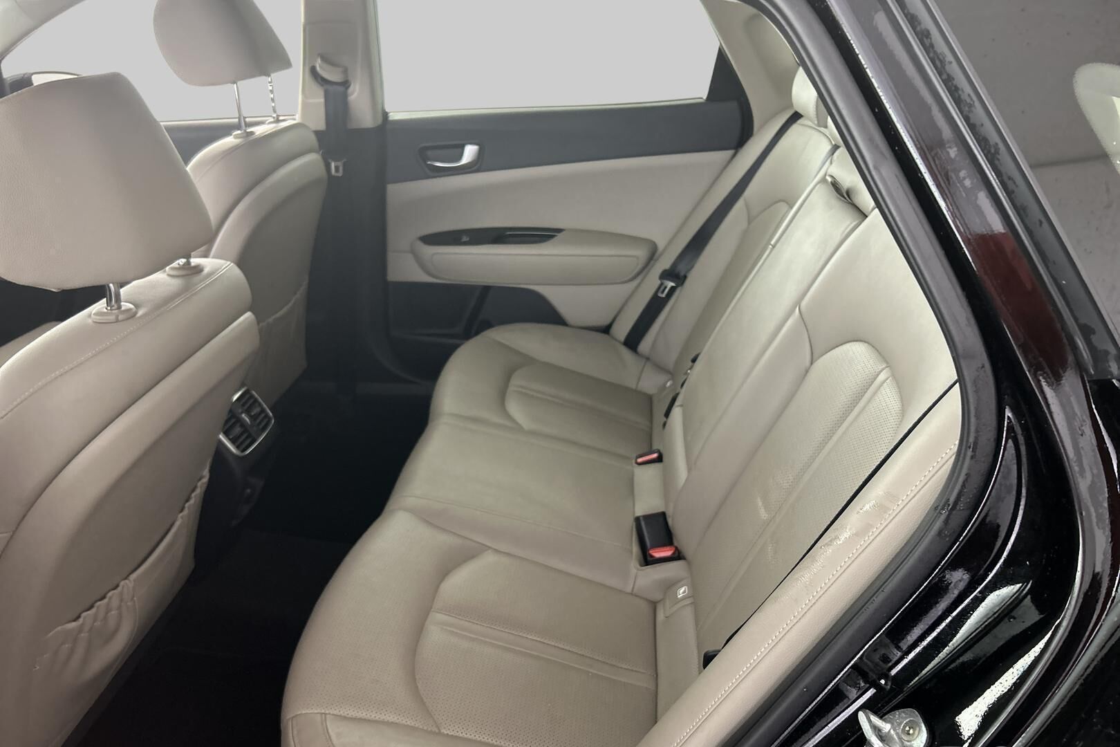 Kia Optima iso kuva 10