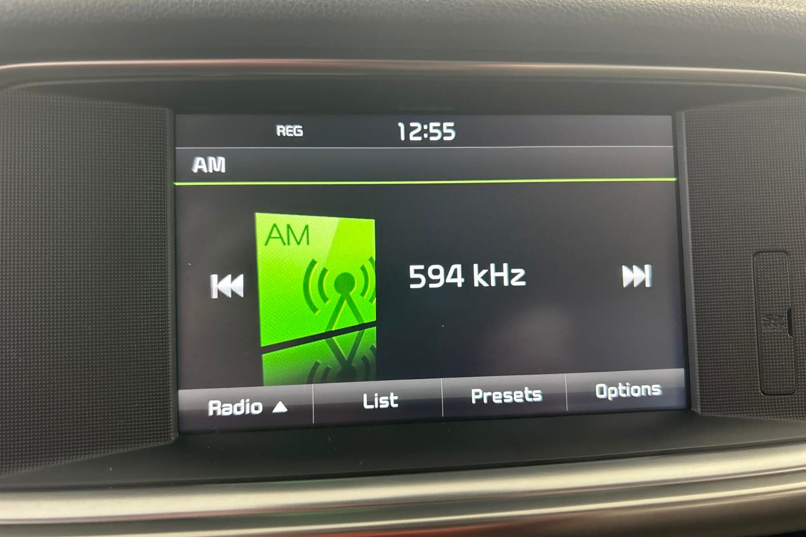 Kia Optima iso kuva 16