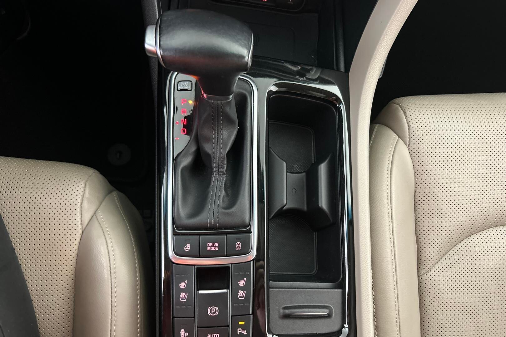 Kia Optima iso kuva 19