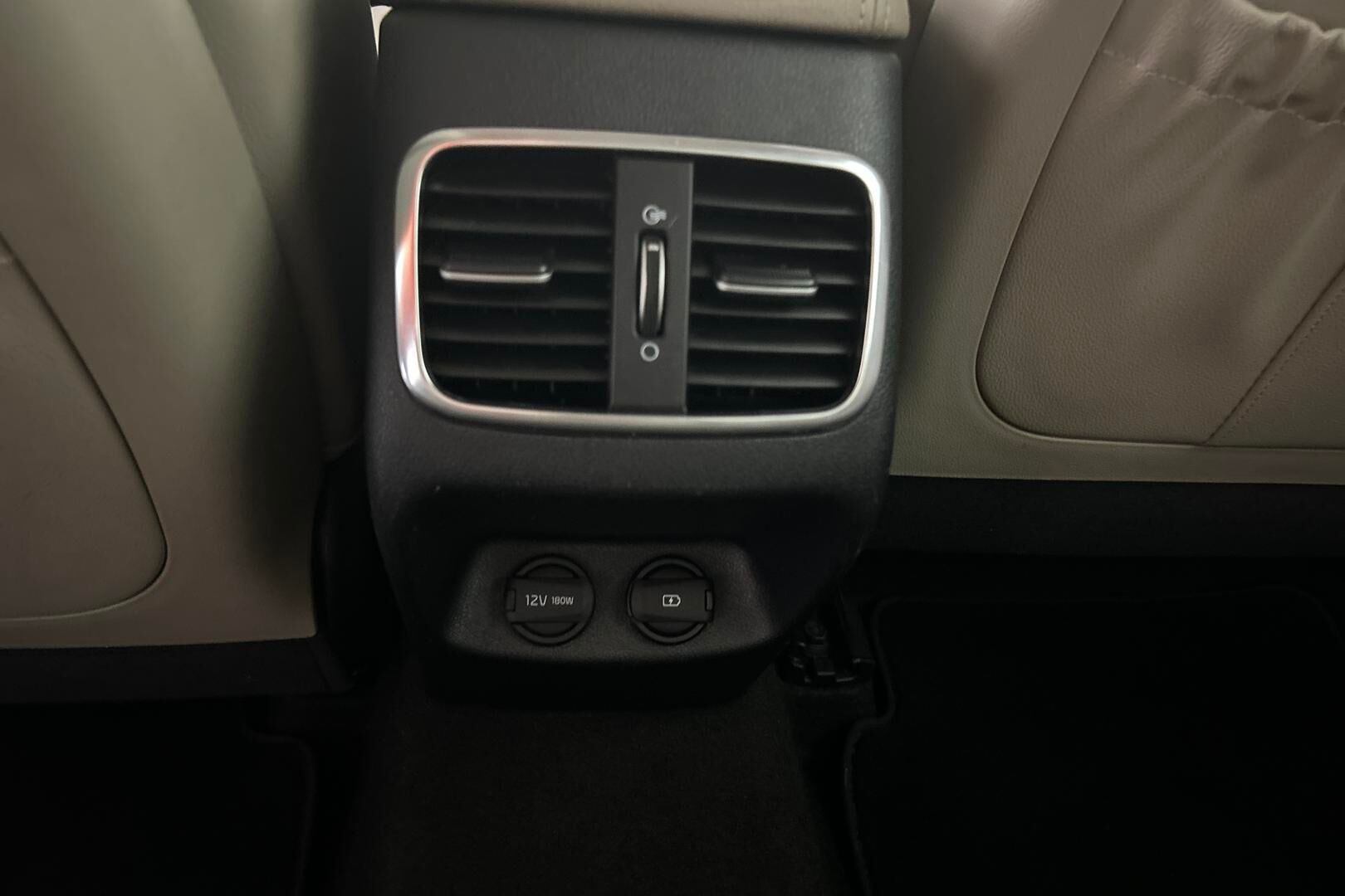 Kia Optima iso kuva 26