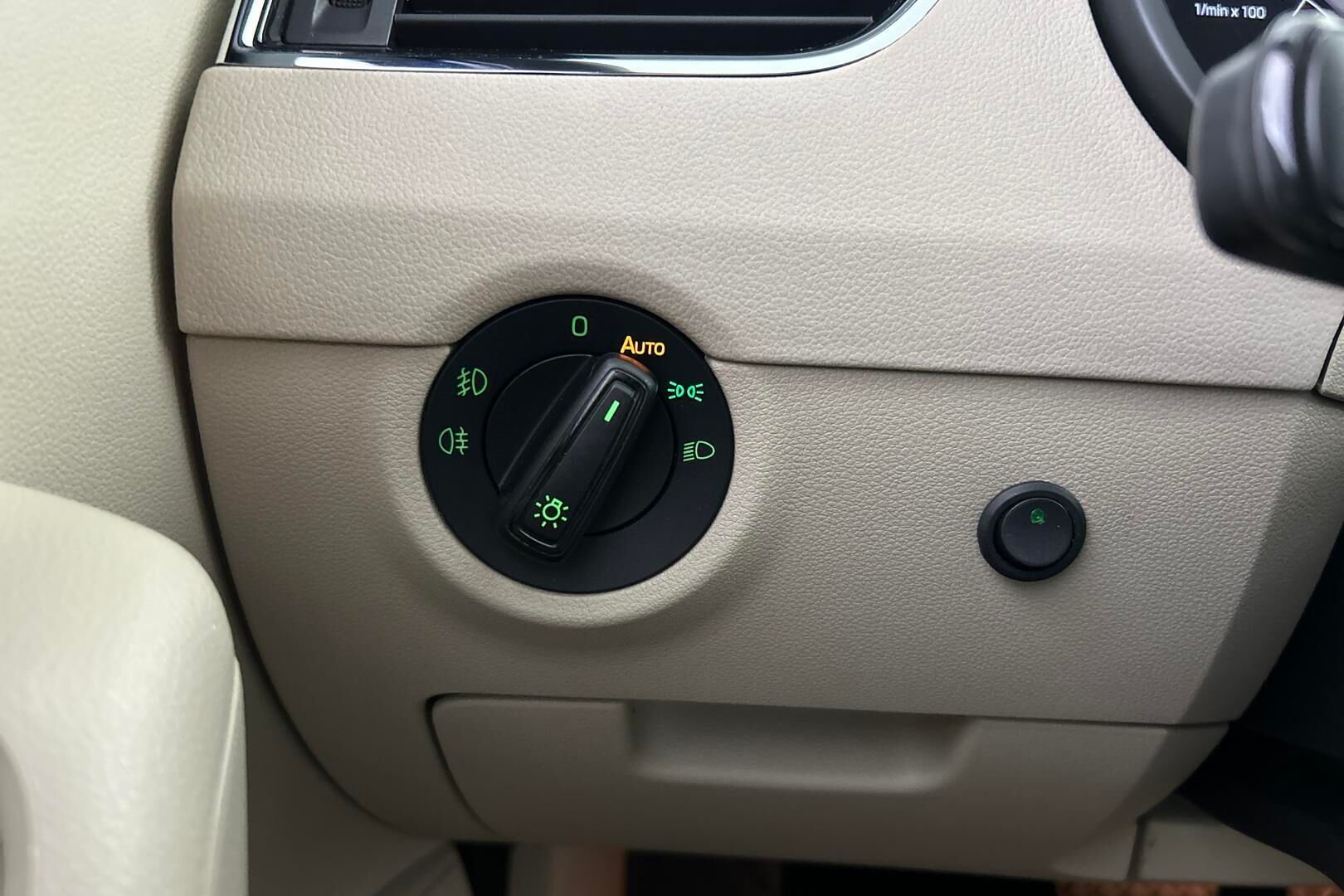 Skoda Octavia iso kuva 20